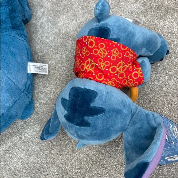 NWT Disney Stitch Plush Toy with Pretzel Stitch attacks snacks limited - Picture 10 of 11